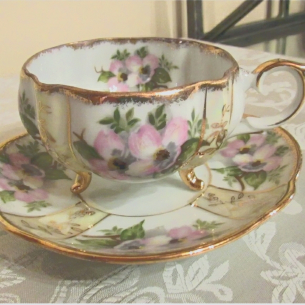 Napco Vintage Collectible Hand Painted Tri- Footed Gold Trim Cup w/ Saucer